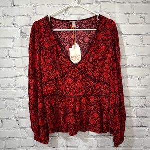 NWT Knox Rose Red Floral Top